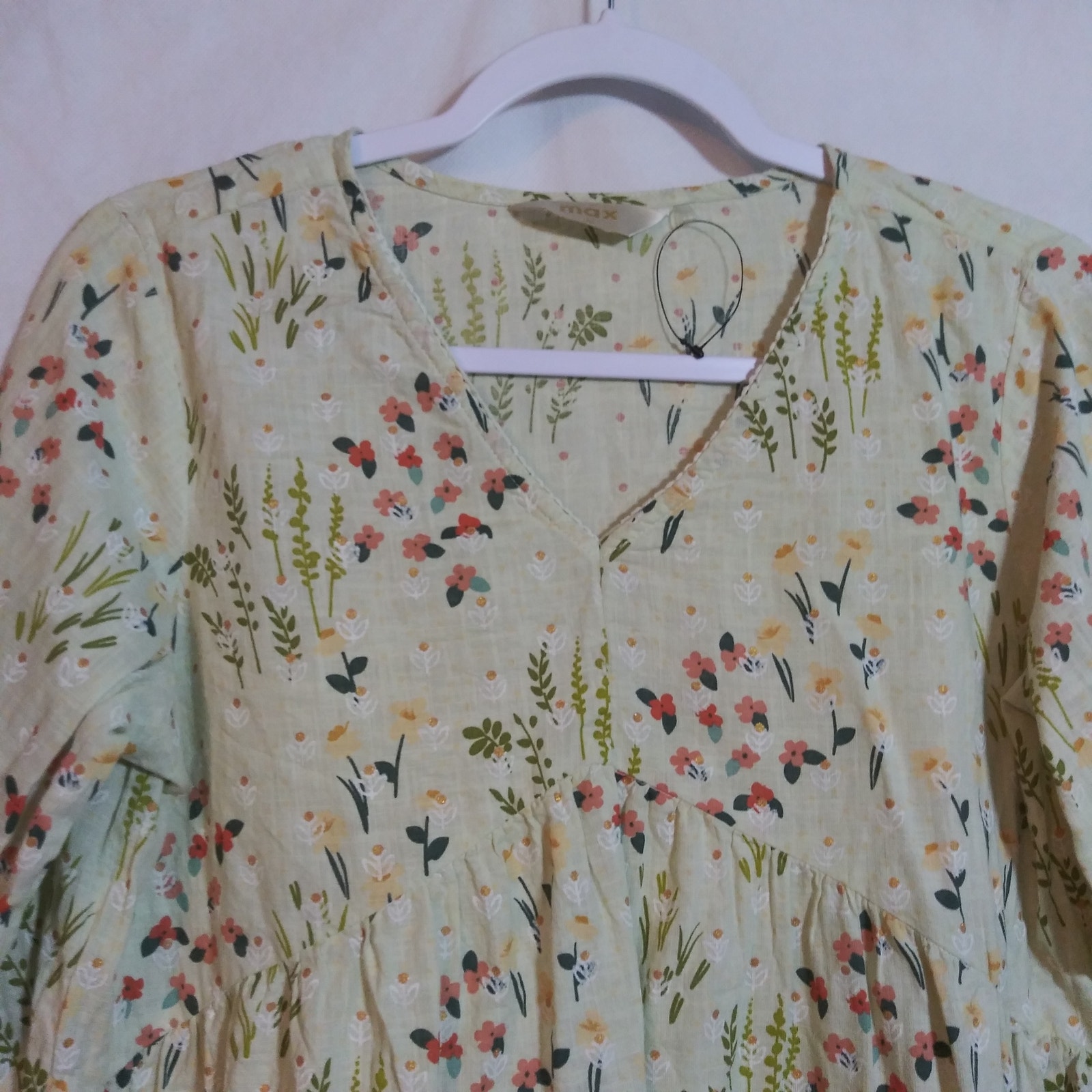 Max Women Floral Print A-Line Kurti Cotton Top Natural Size M — image 2 of 8
